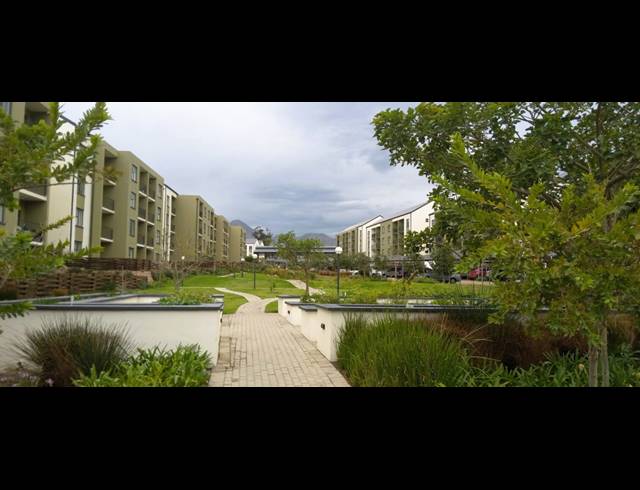 2 BEDROOM APARTMENT TO LET IN ADMIRALS PARK